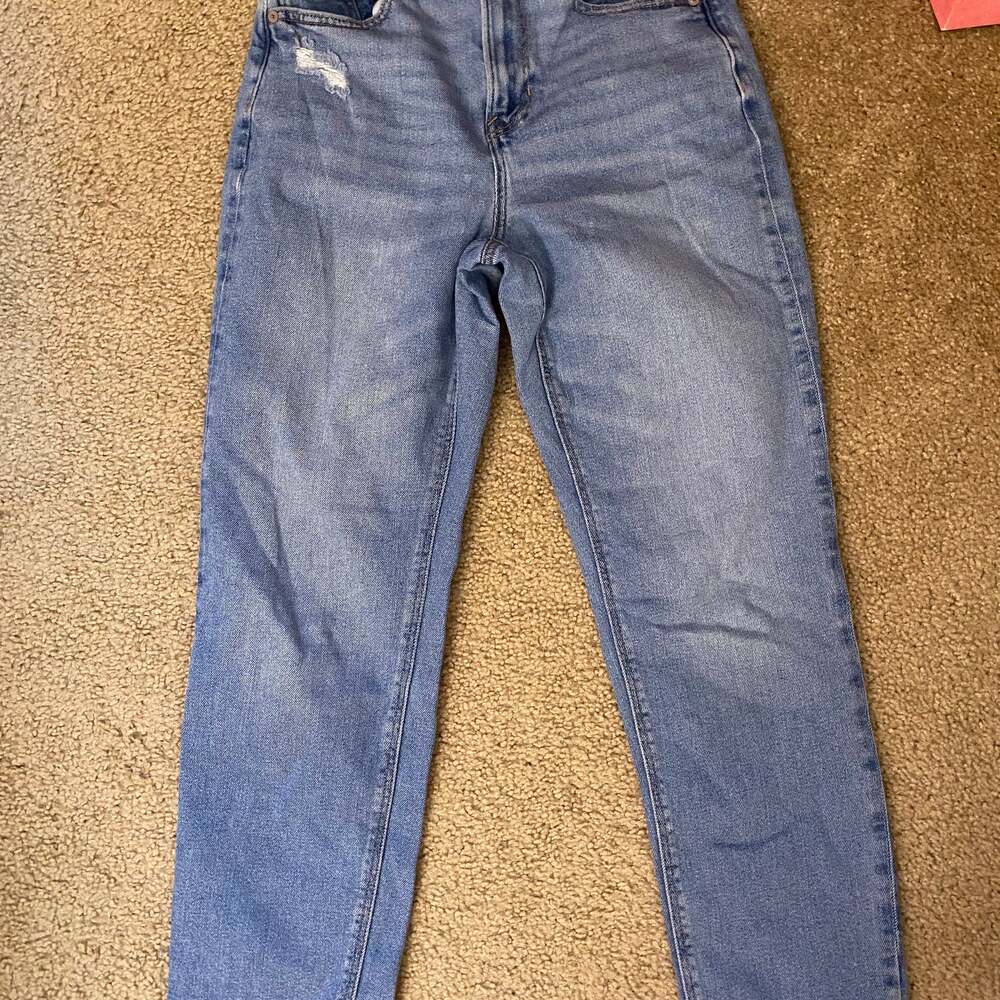 American Eagle Stretch Mom Jeans Medium Wash - Picture 16 of 16